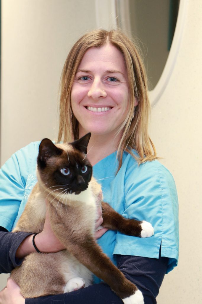 Dr. Camille LEENHARDT